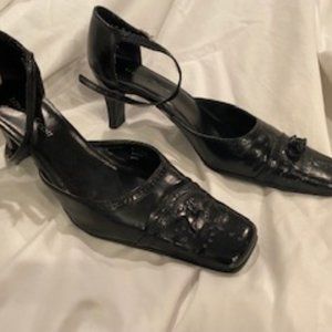 Laura Scott Faux Leather Vintage Square Toe Mary Jane Heels